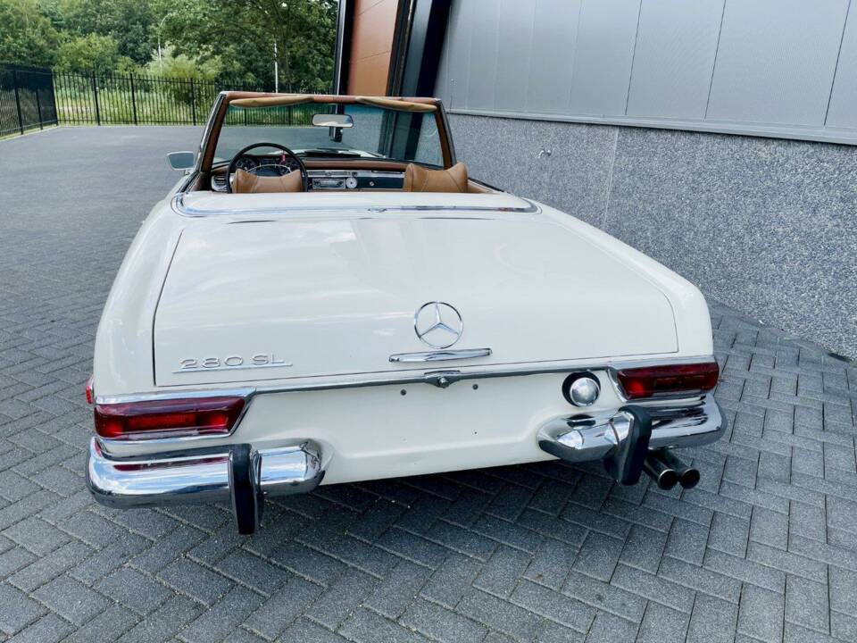 Image 11/36 of Mercedes-Benz 280 SL (1969)