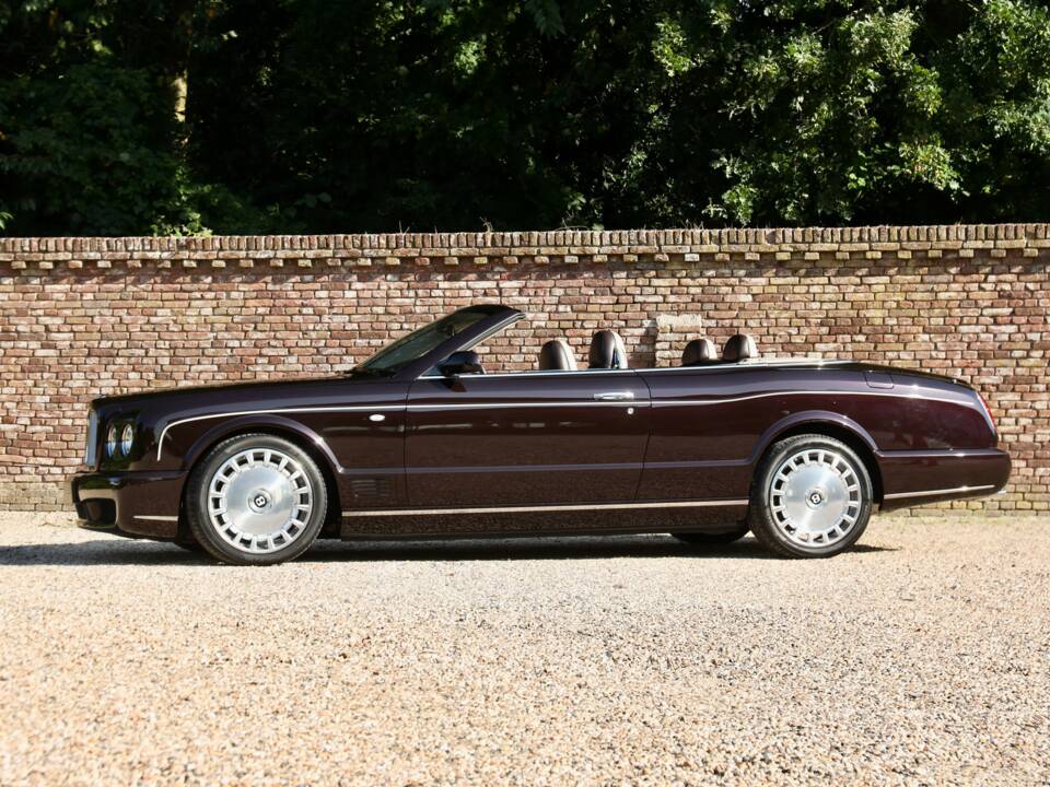 Image 24/50 de Bentley Azure (2008)