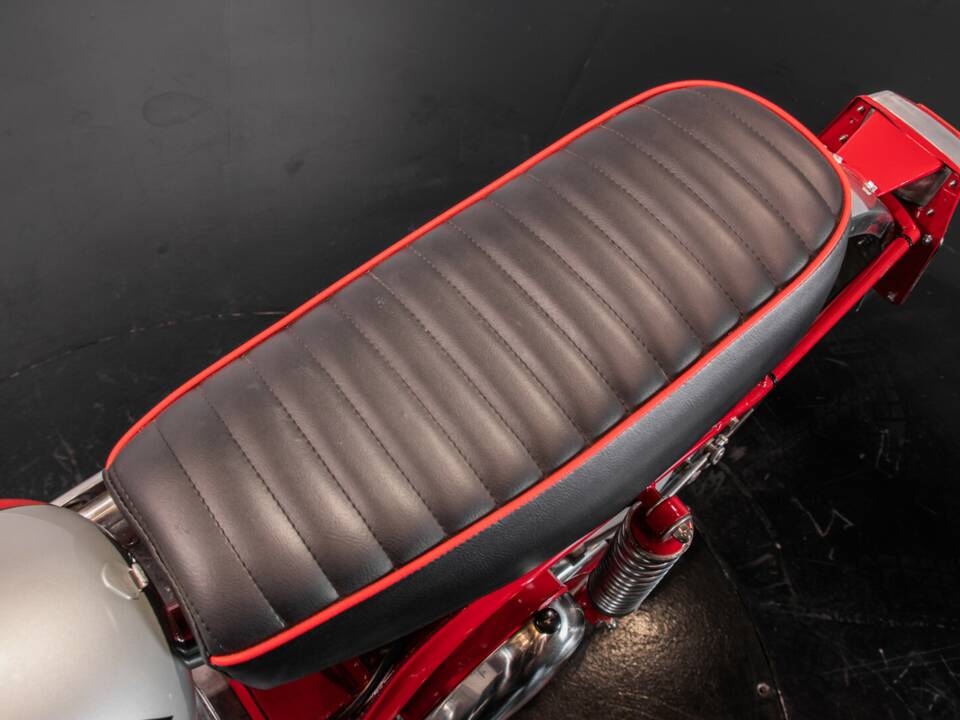 Image 24/35 of MV Agusta DUMMY (1970)