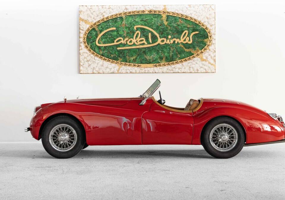 Image 2/30 of Jaguar XK 120 SE OTS (1953)