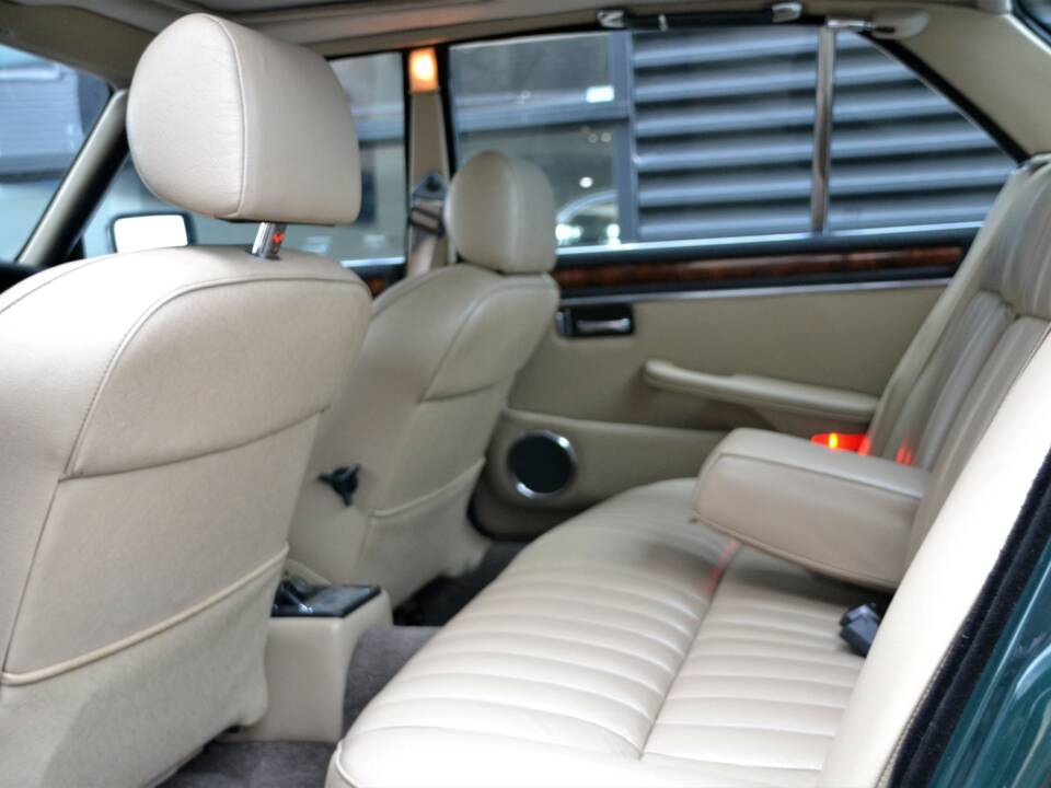 Image 28/29 de Jaguar XJ 12 (1992)