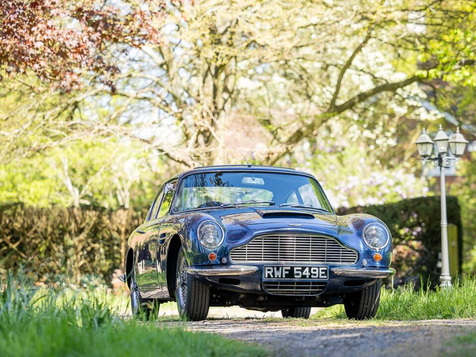 Image 5/62 of Aston Martin DB 6 (1967)