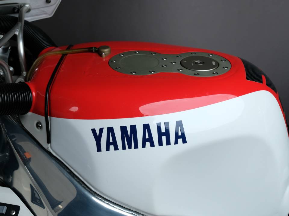 Immagine 3/10 di Yamaha DUMMY (1990)