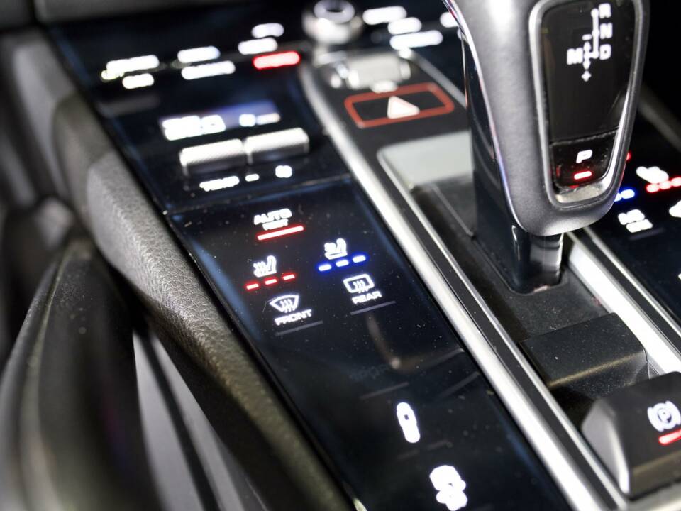 Bild 10/17 von Porsche Cayenne E-Hybrid (2018)