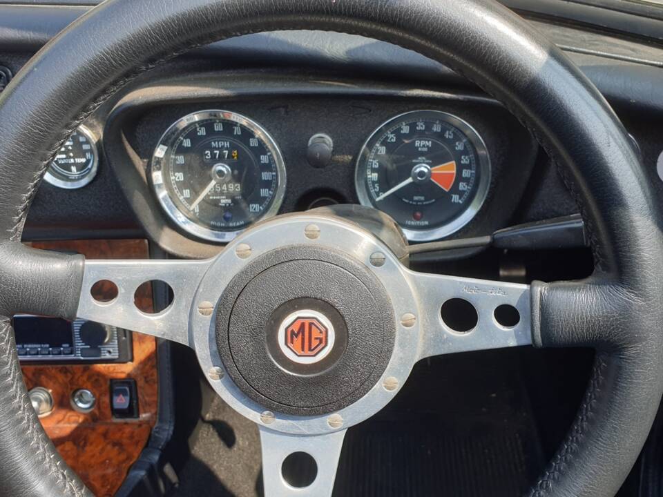 Bild 4/9 von MG MGB (1974)