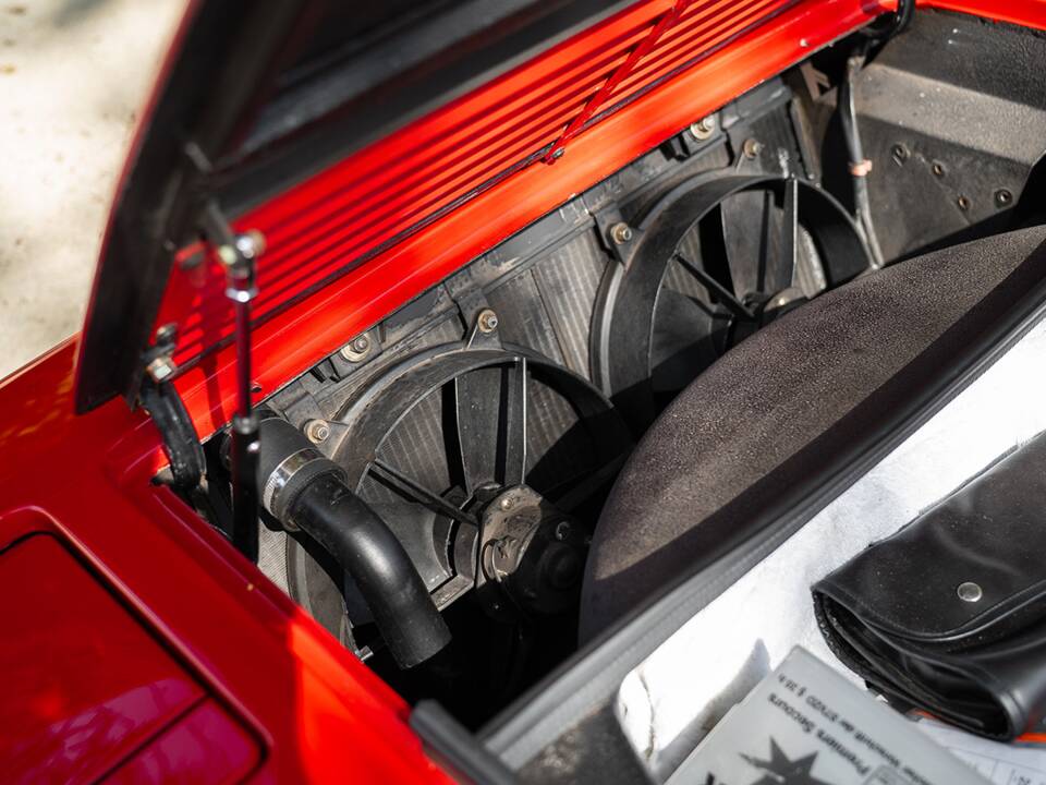 Bild 34/38 von Ferrari 328 GTS (1986)