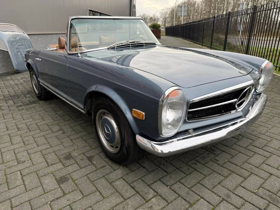 Immagine 14/50 di Mercedes-Benz 280 SL (1969)