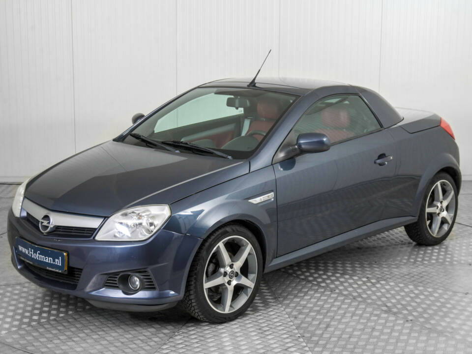 Image 46/50 of Opel Tigra TwinTop 1.4 Twinport (2006)