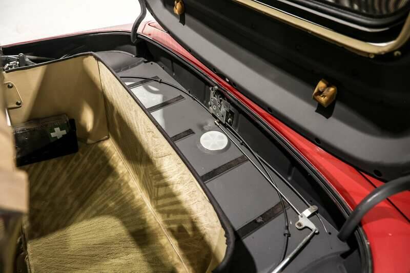 Image 12/35 of Mercedes-Benz 300 SL (1989)