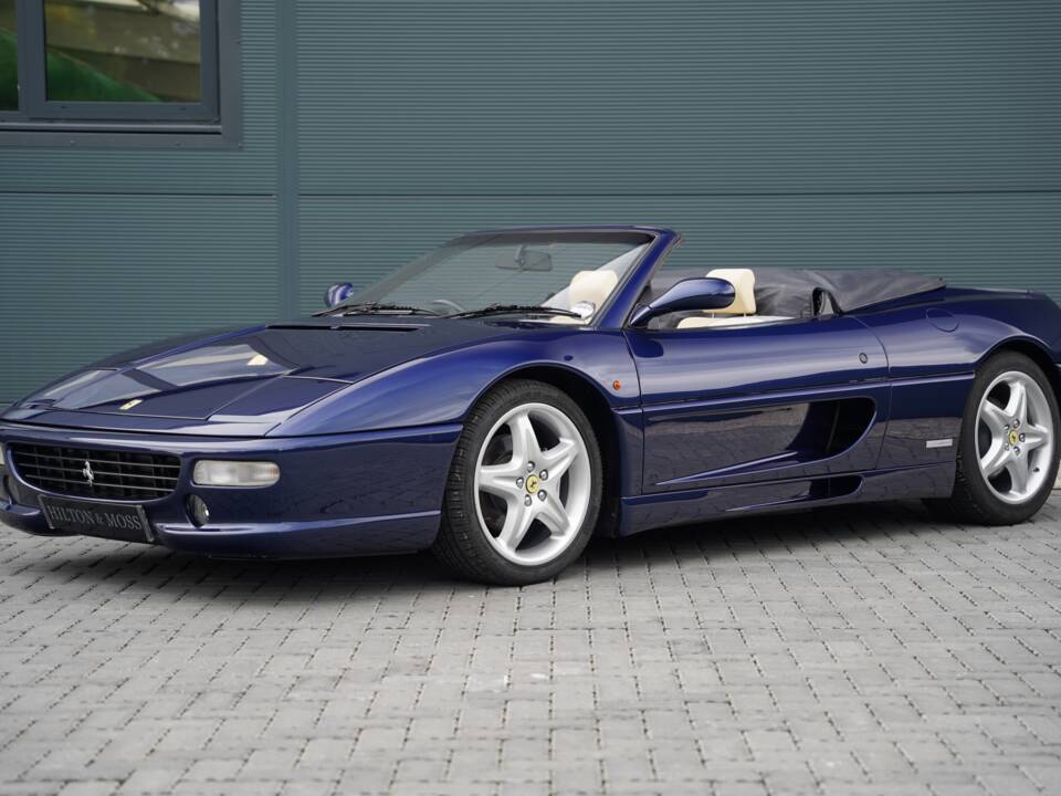 Image 4/50 de Ferrari F 355 Spider (1998)