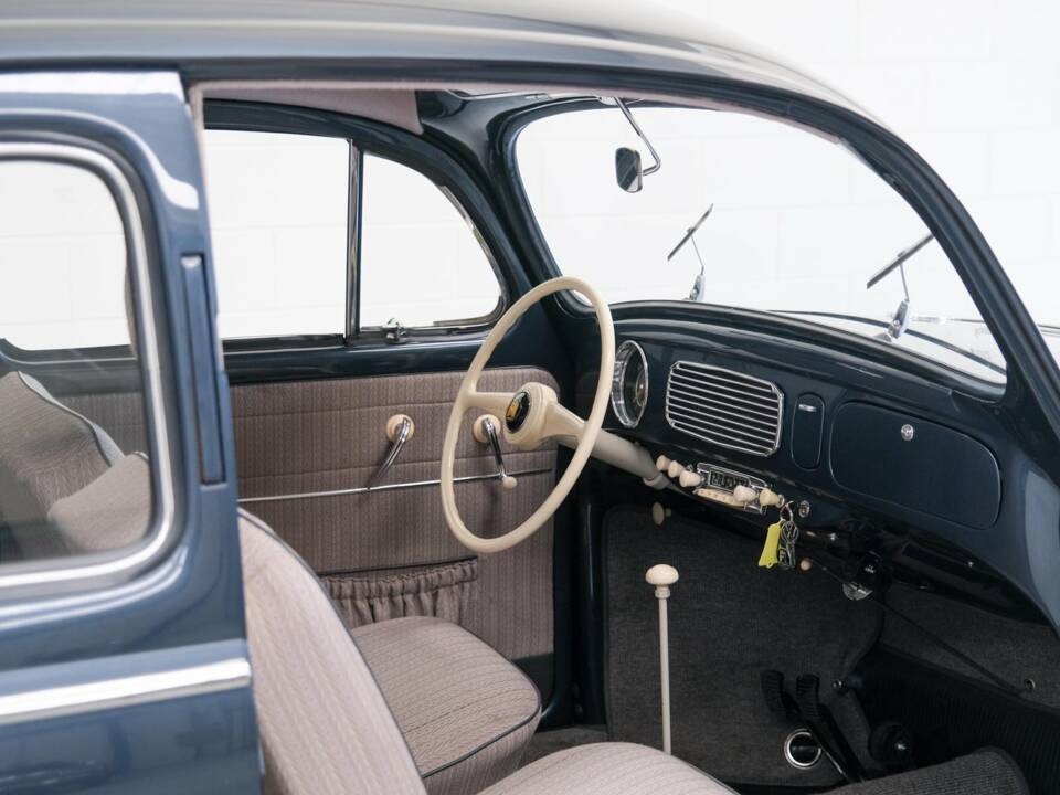 Imagen 20/24 de Volkswagen Coccinelle 1200 Standard &quot;Oval&quot; (1953)