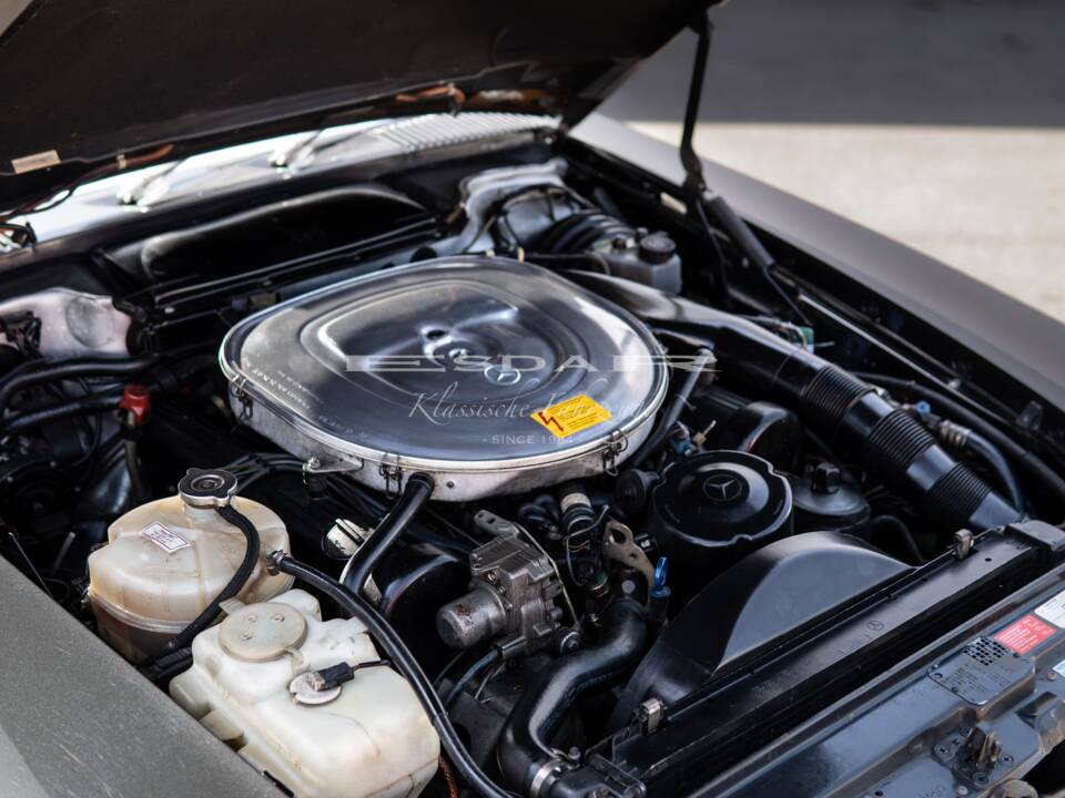 Image 16/29 of Mercedes-Benz 560 SL (1987)