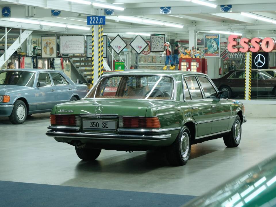 Image 10/50 de Mercedes-Benz 350 SE (1975)