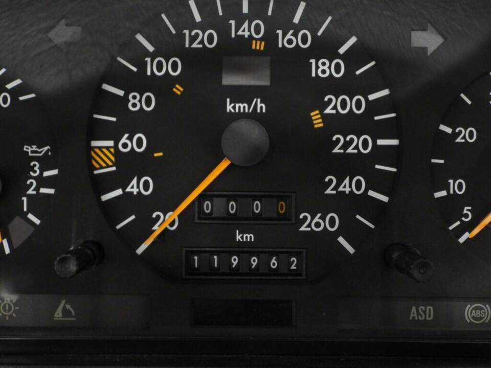 Image 7/14 of Mercedes-Benz SL 280 (1995)