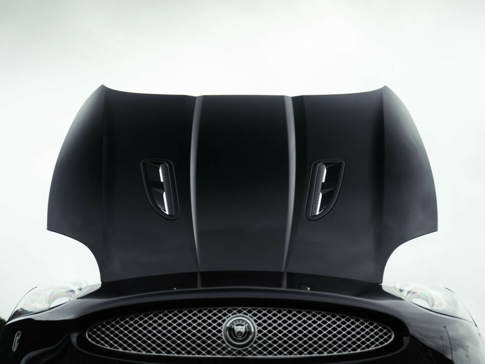 Image 12/33 of Jaguar XKR (2008)