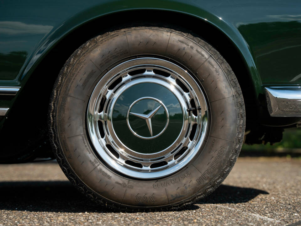 Image 23/46 of Mercedes-Benz 280 SL (1968)