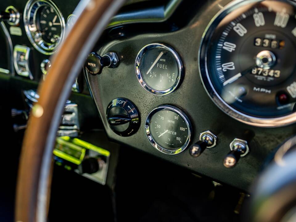Image 31/62 of Aston Martin DB 6 (1967)