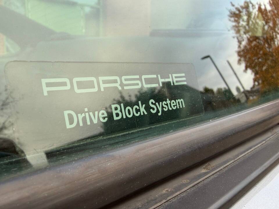 Afbeelding 66/73 van Porsche 911 Carrera 4 (1995)
