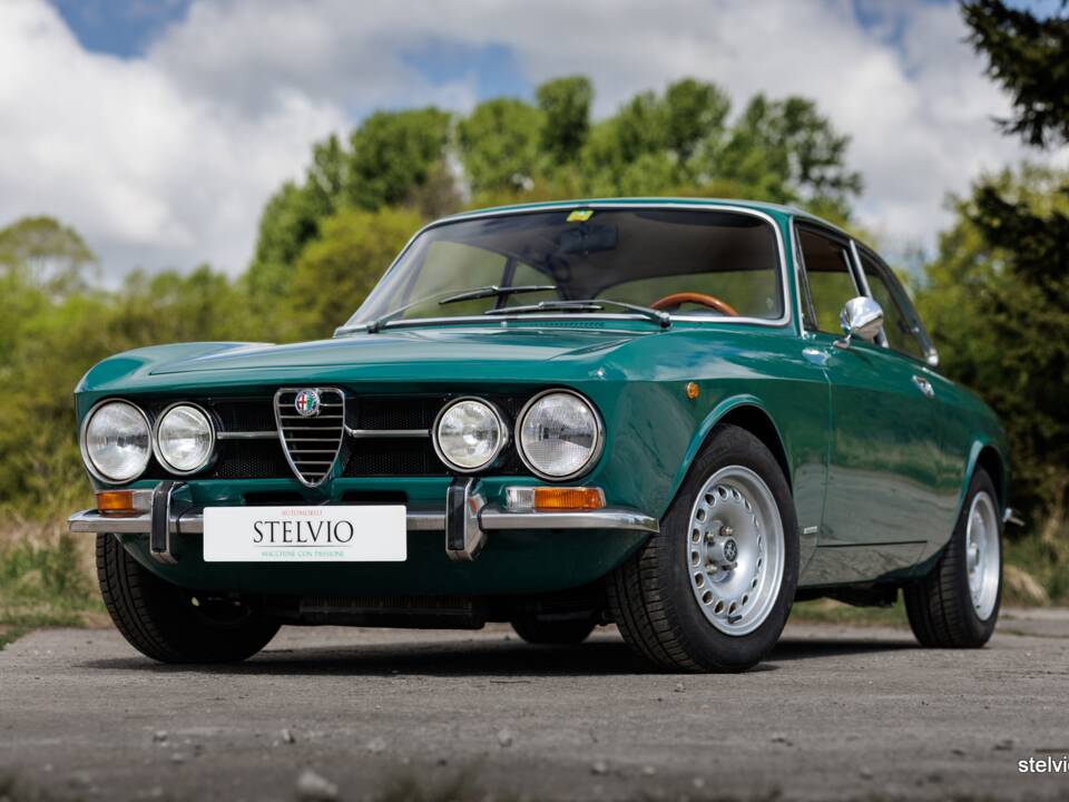Bild 3/39 von Alfa Romeo 1750 GT Veloce (1971)