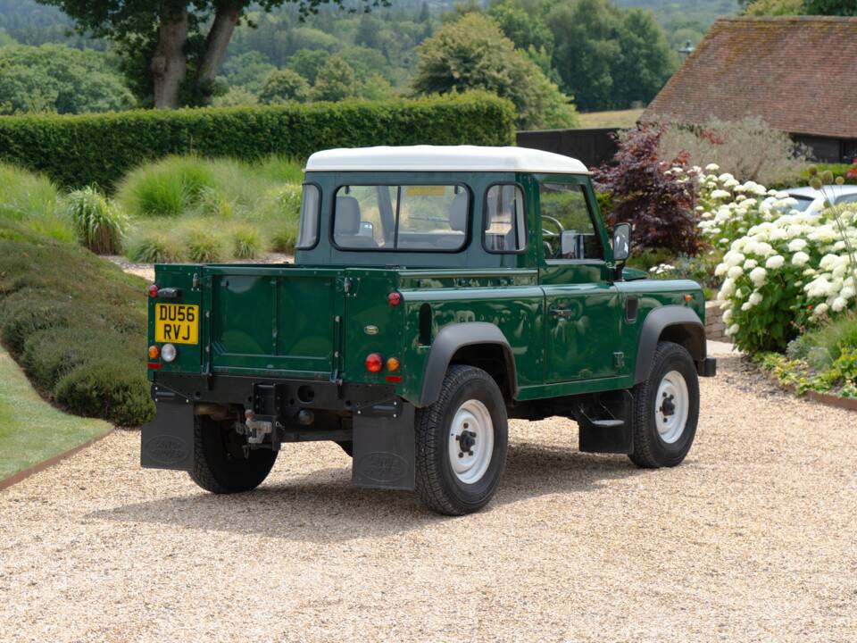 Bild 3/50 von Land Rover Defender 90 Td5 (2006)