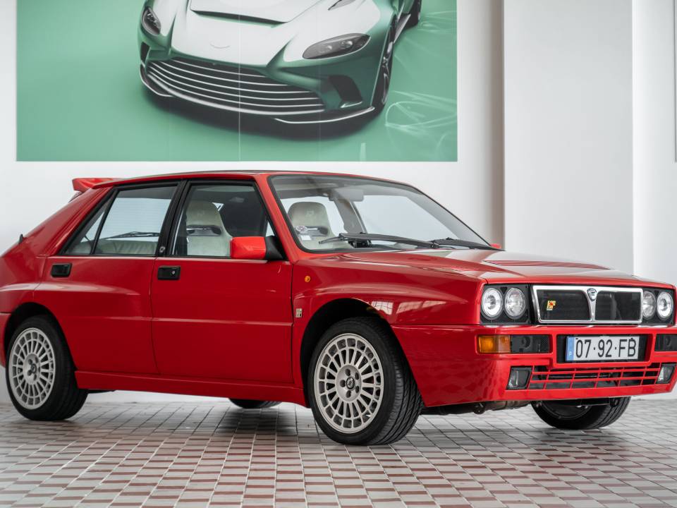 Image 2/28 of Lancia Delta HF Integrale Evoluzione II (1994)