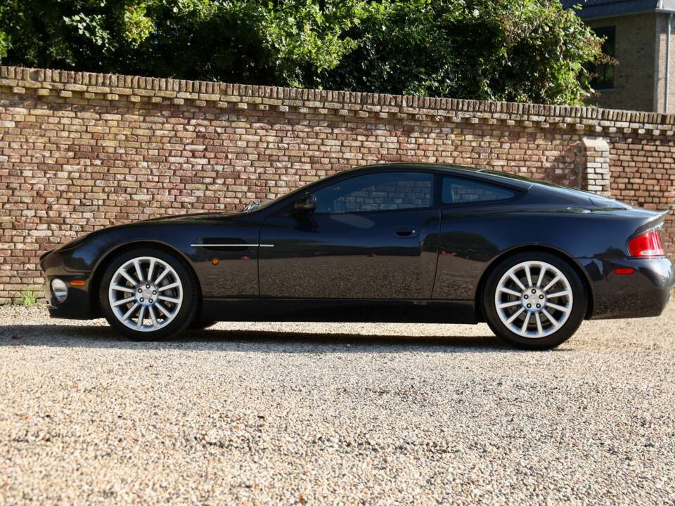 Image 36/50 of Aston Martin V12 Vanquish (2003)