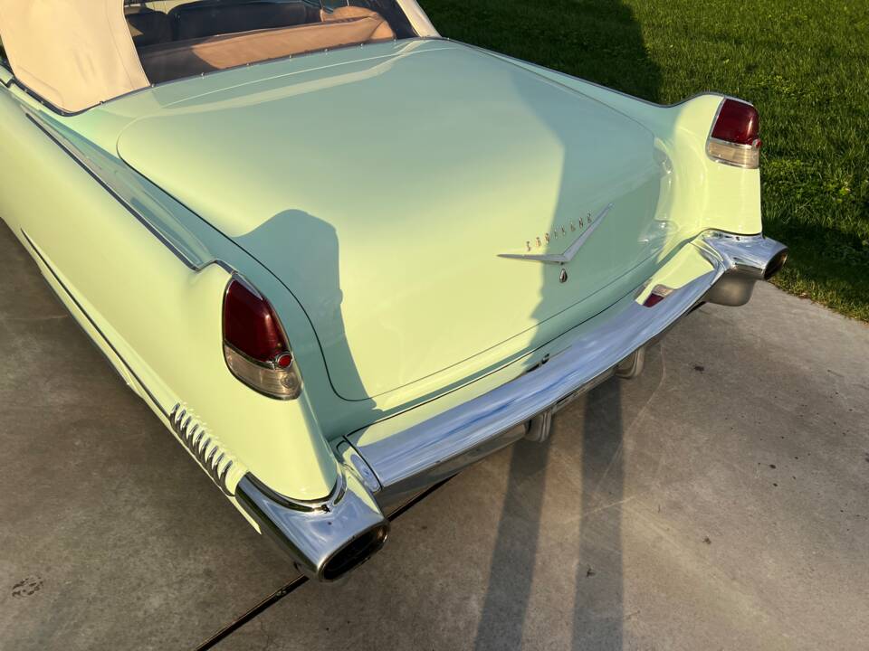 Image 27/83 of Cadillac 62 Convertible (1956)