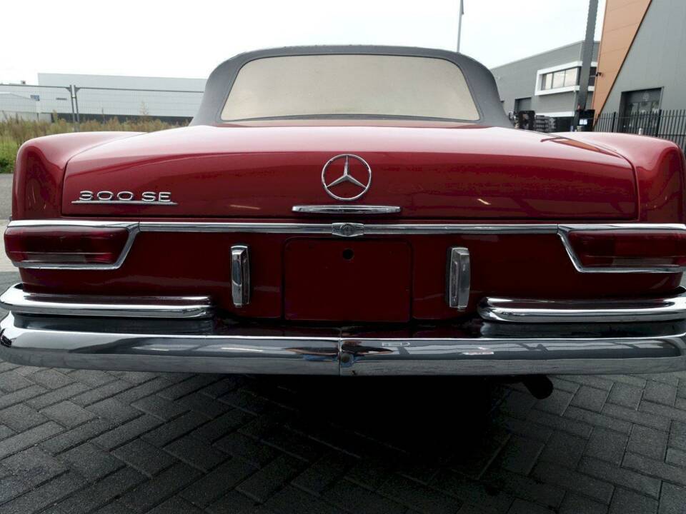 Afbeelding 10/28 van Mercedes-Benz 300 SE (1963)