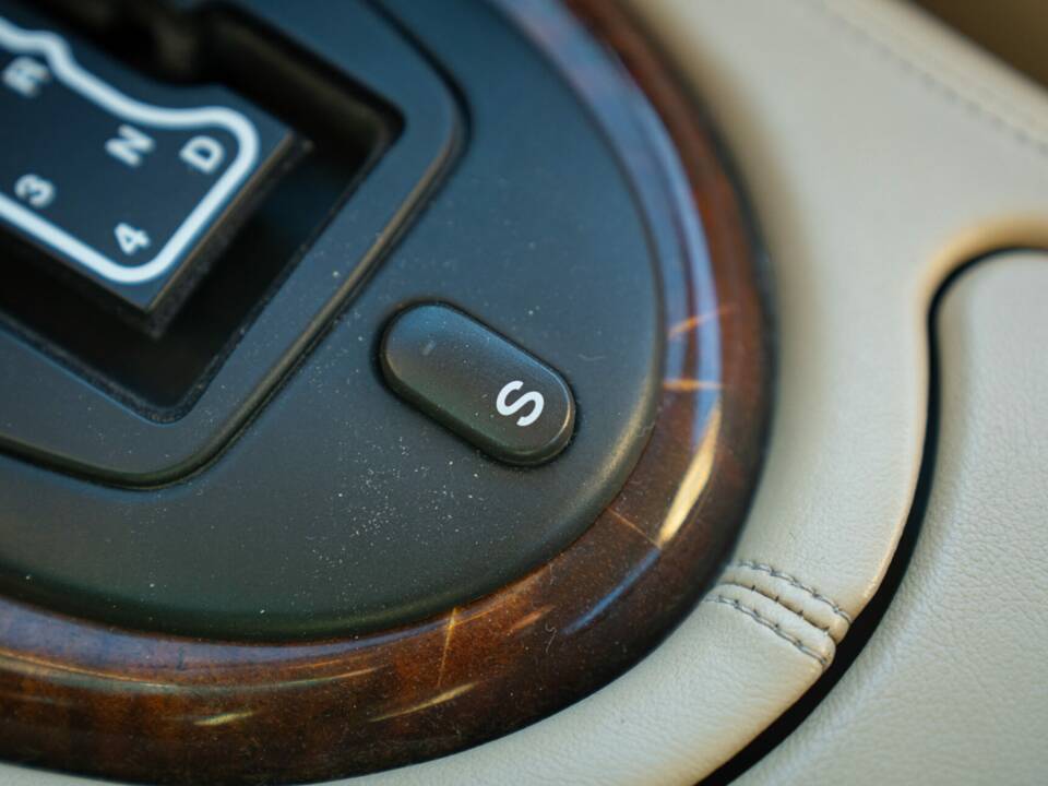 Image 30/50 of Jaguar XK8 4.0 (1998)