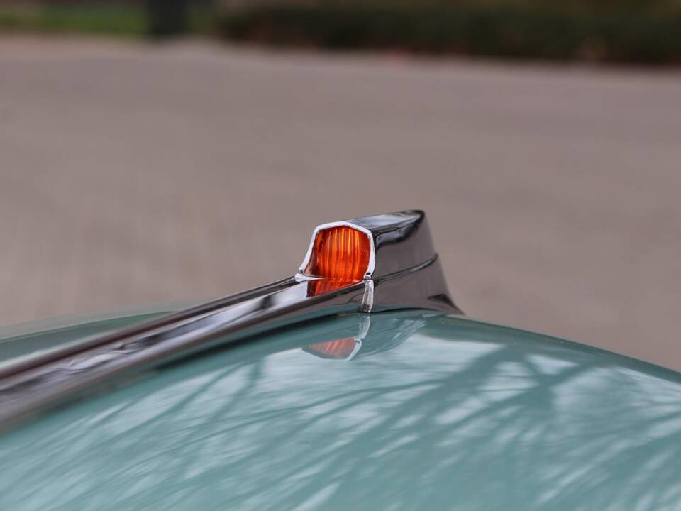 Image 26/29 of Cadillac 62 Convertible (1963)