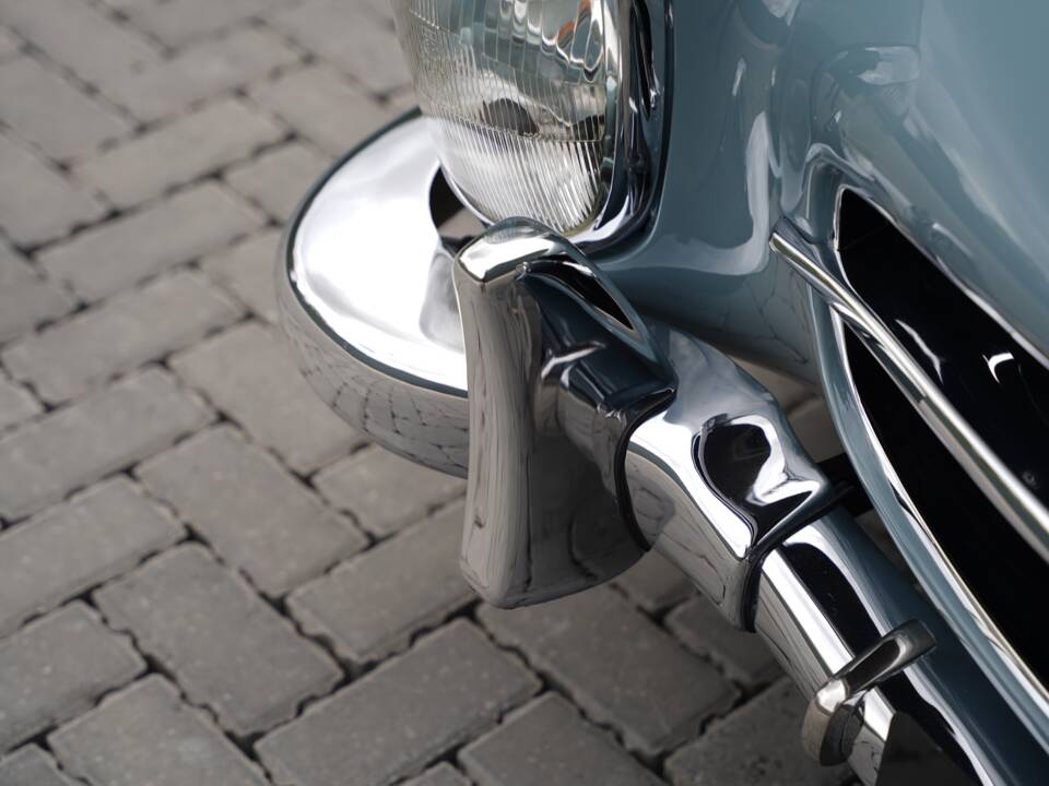 Image 33/43 of Mercedes-Benz 300 SL Roadster (1960)