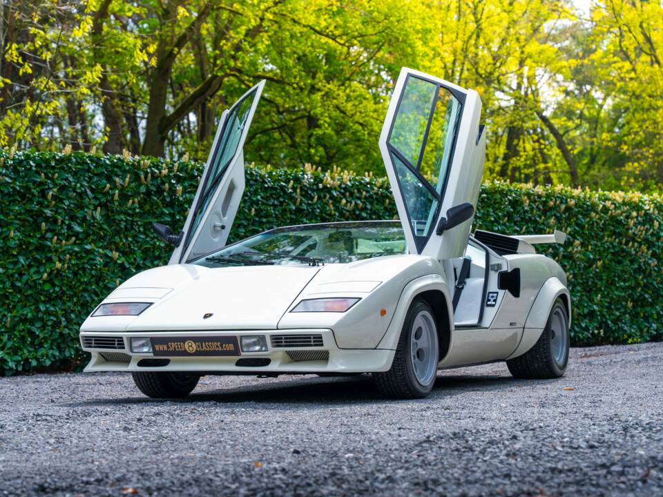 Image 2/20 of Lamborghini Countach 5000 S (1983)