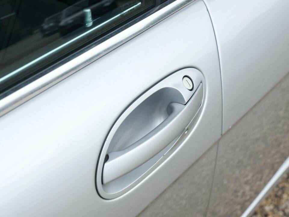Immagine 20/50 di BMW 750i (2007)