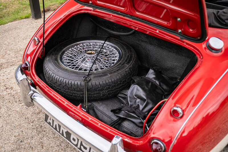 Imagen 34/39 de Austin-Healey 3000 Mk II (BJ7) (1963)