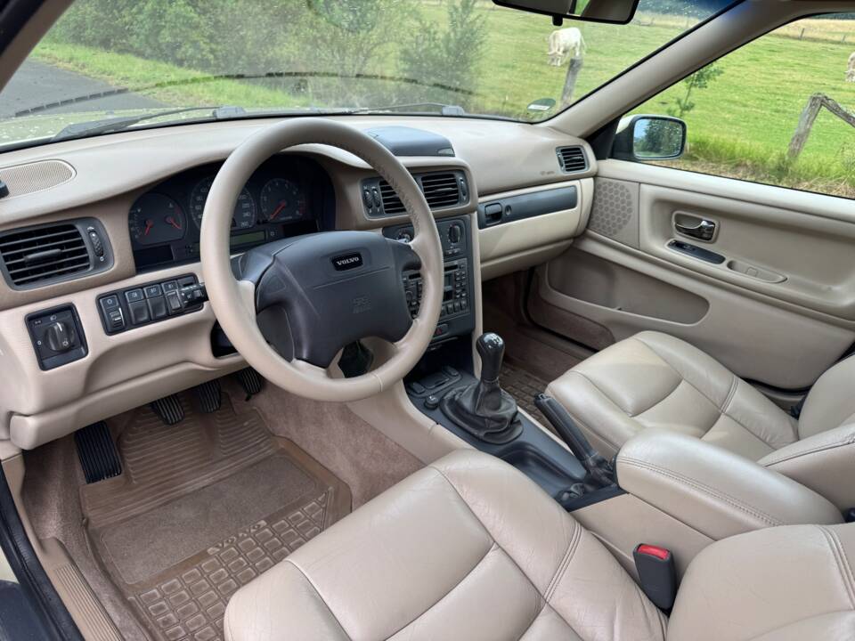 Image 5/20 of Volvo V 70 XC 2.5T (1998)