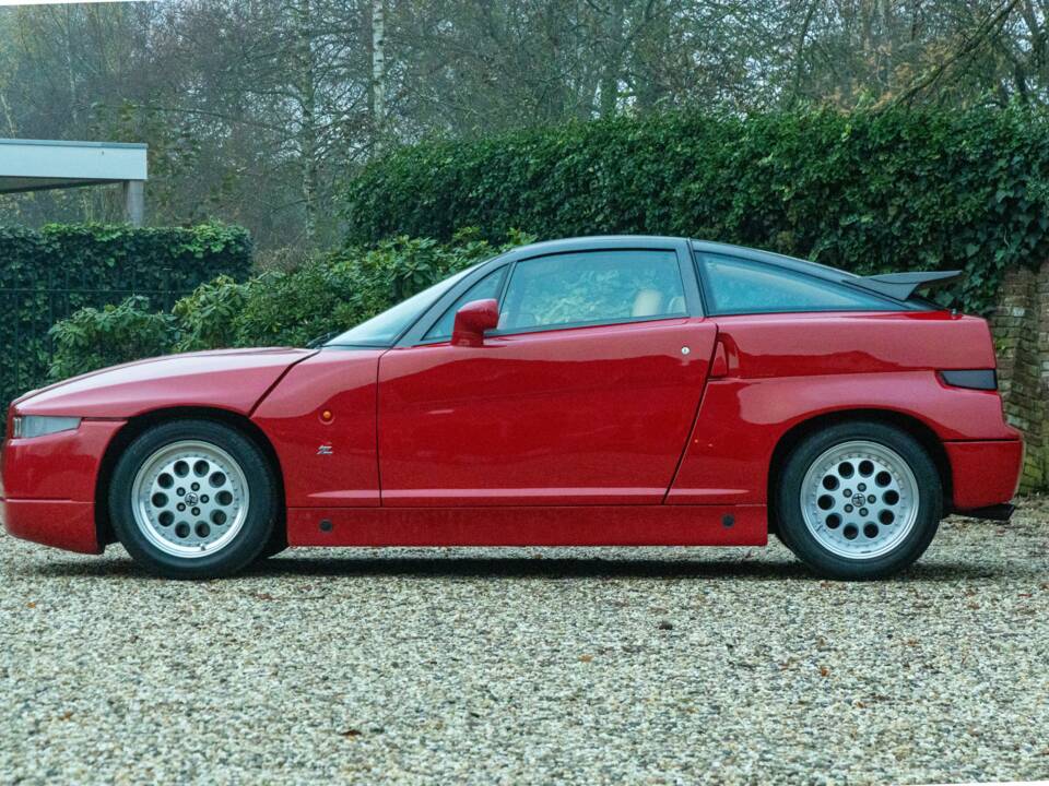 Image 25/50 of Alfa Romeo SZ (1991)