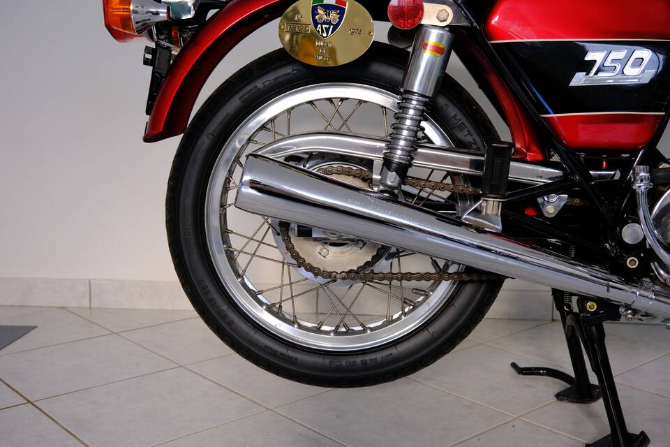 Immagine 10/96 di Ducati 750 GT (1974)
