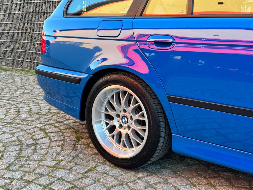 Image 79/100 of BMW 540i Touring (1998)