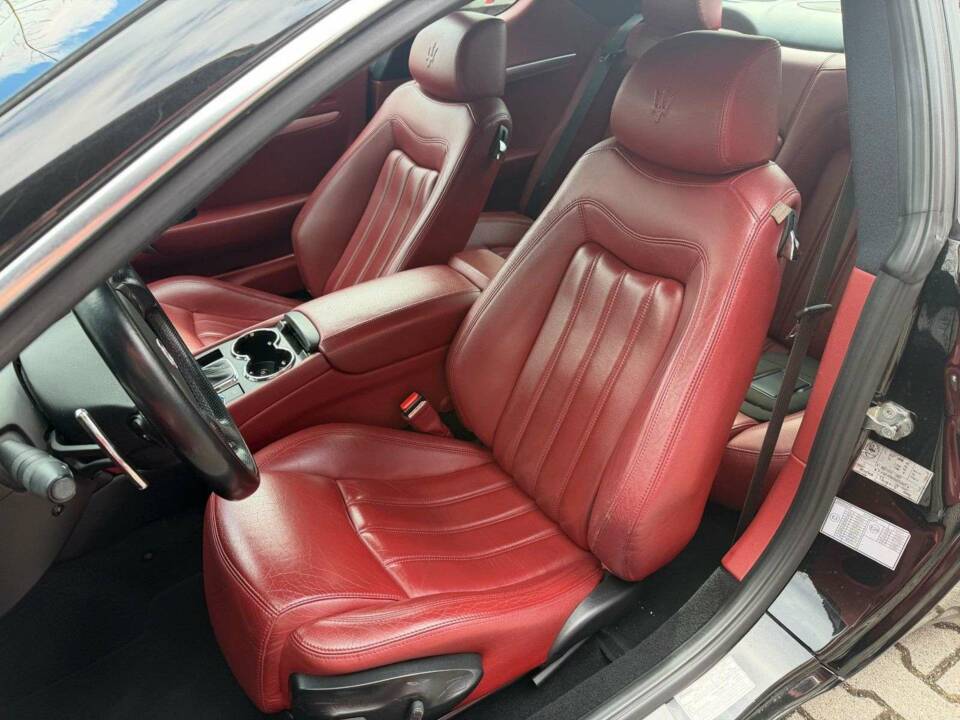 Bild 12/21 von Maserati GranTurismo 4.2 (2007)