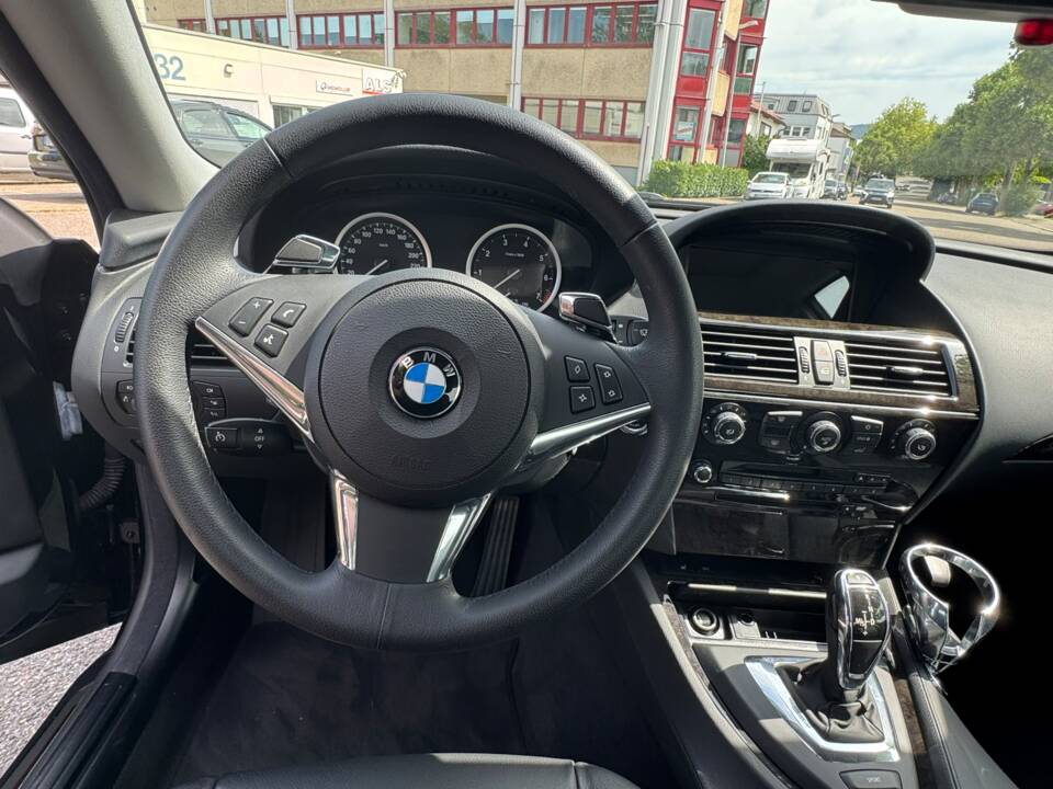 Bild 52/99 von BMW 650i (2007)