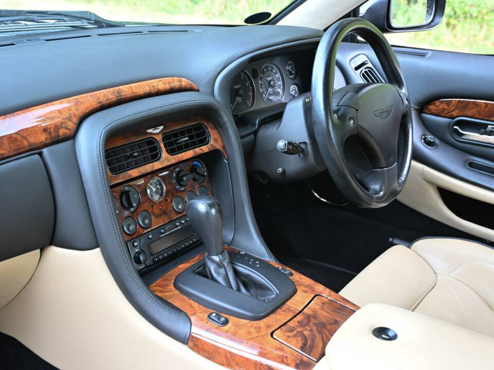 Image 47/50 de Aston Martin DB 7 Vantage (2002)