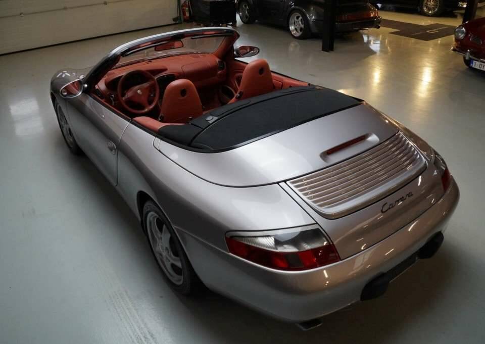 Immagine 45/50 di Porsche 911 Carrera 4 (2001)