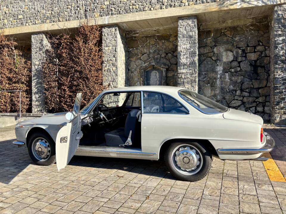 Bild 27/34 von Alfa Romeo 2600 Sprint (1963)