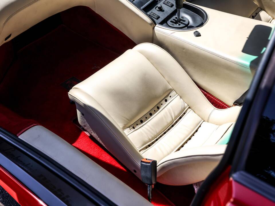 Image 9/26 of Lamborghini Diablo VT (1994)
