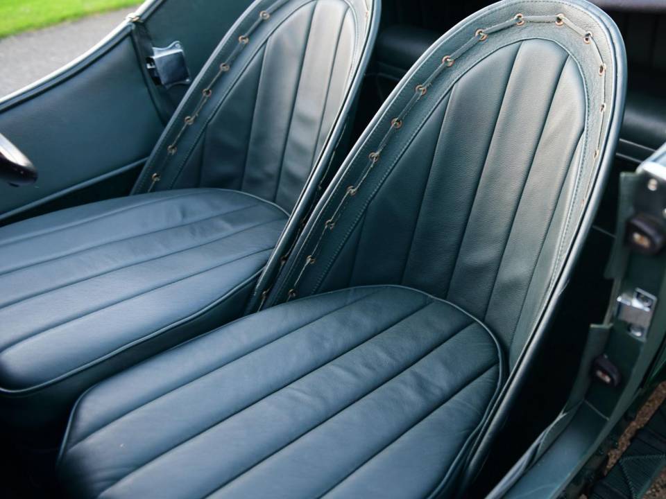 Image 38/50 of Bentley 8 Litre (1932)