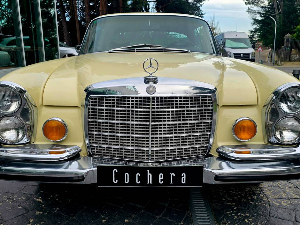 Immagine 2/16 di Mercedes-Benz 280 SE 3,5 (1970)