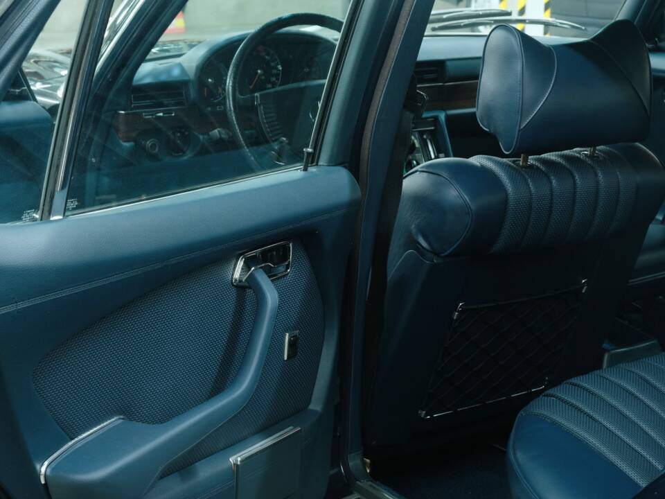 Image 21/50 de Mercedes-Benz 450 SE (1973)