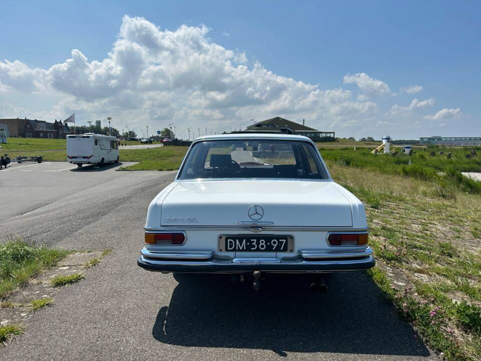 Image 2/5 of Mercedes-Benz 280 SE (1970)