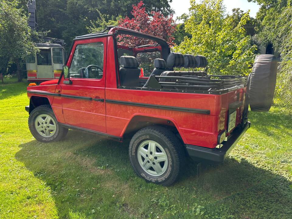 Image 5/25 de Mercedes-Benz 300 GD (SWB) (1987)
