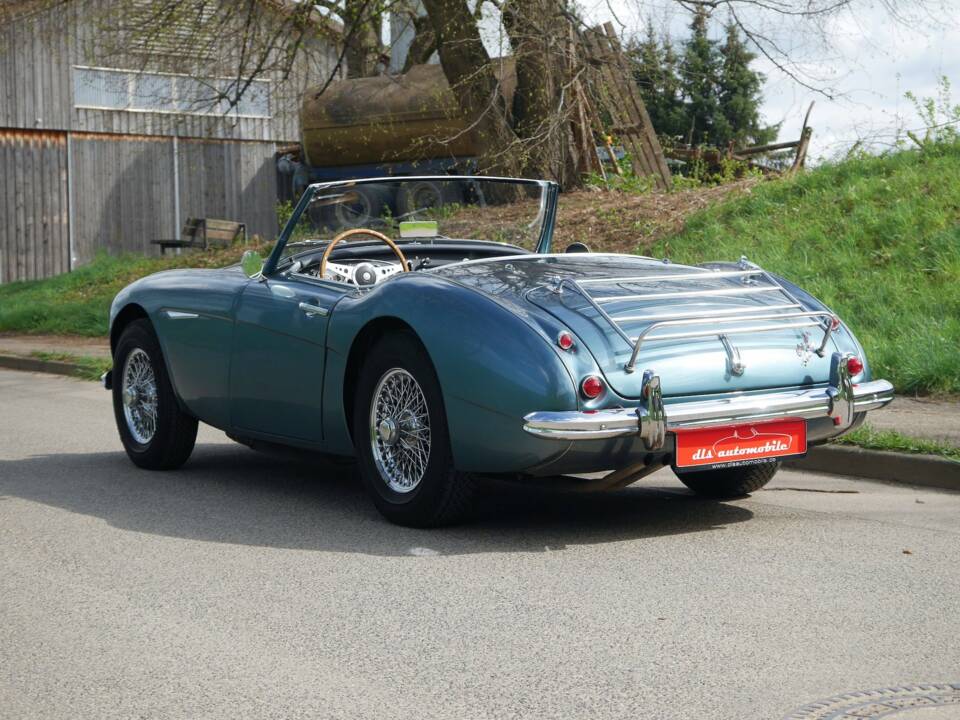 Image 16/34 of Austin-Healey 3000 Mk II (BN7) (1961)